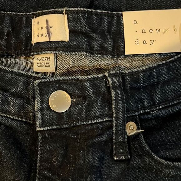 A New Day Bootcut High Rise Straight Hip Jeans Size 4  Blue - - Picture 2 of 3